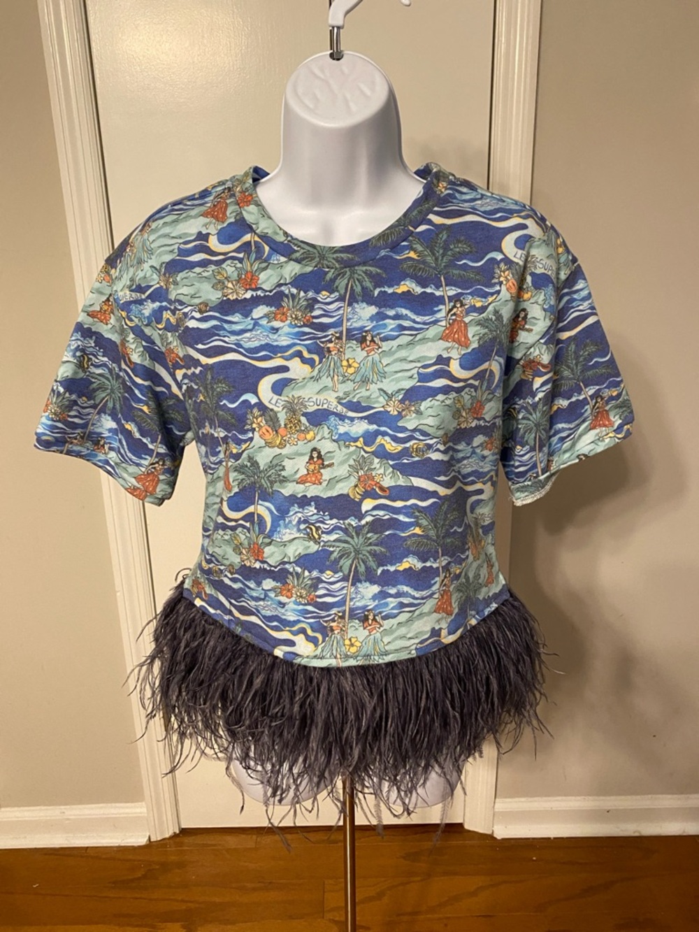 Le Superbe Feather T-Shirt - Picture 3 of 9
